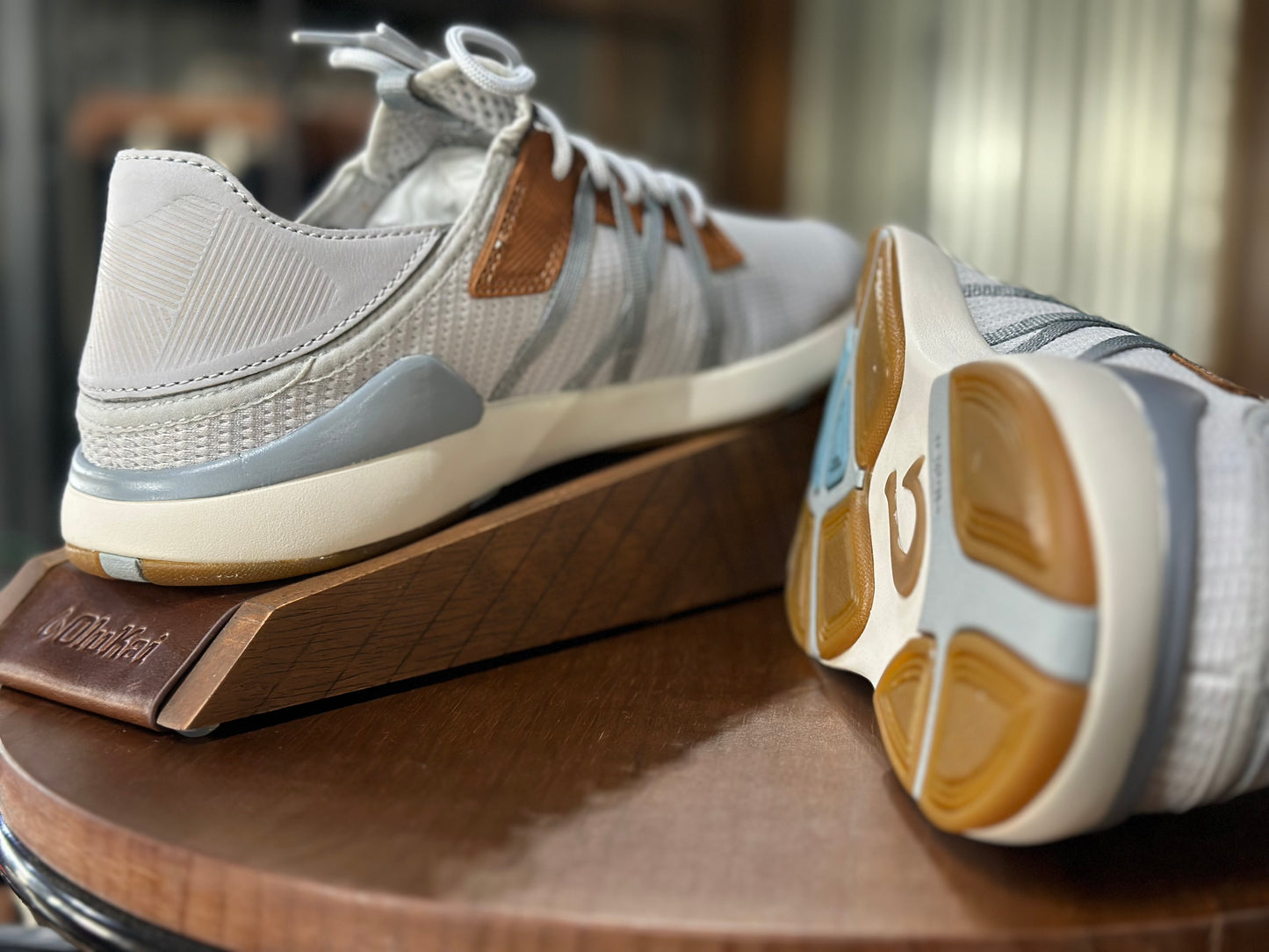 OluKai Mio Li